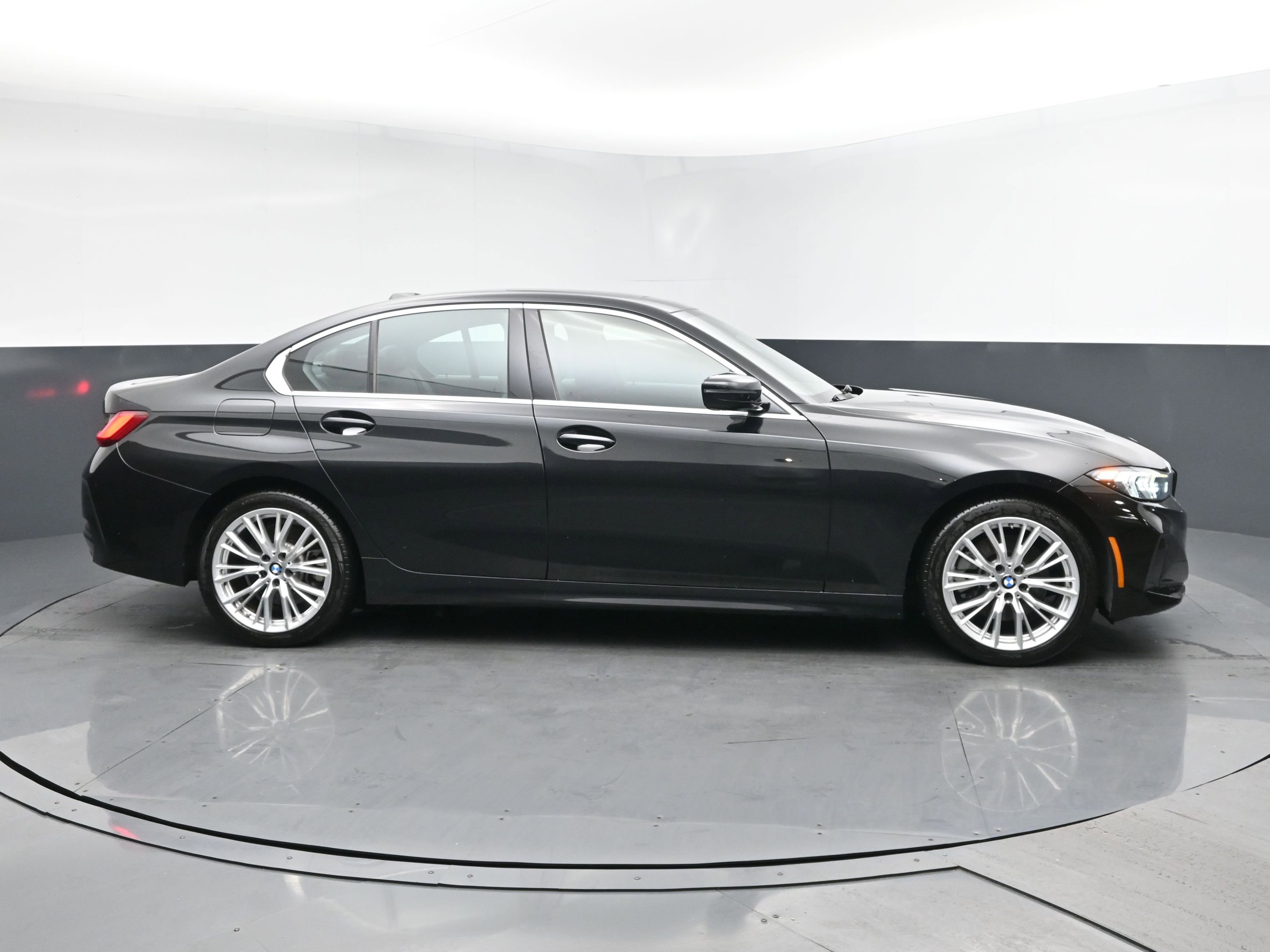 2024 Bmw 330i 3-Series photo 3