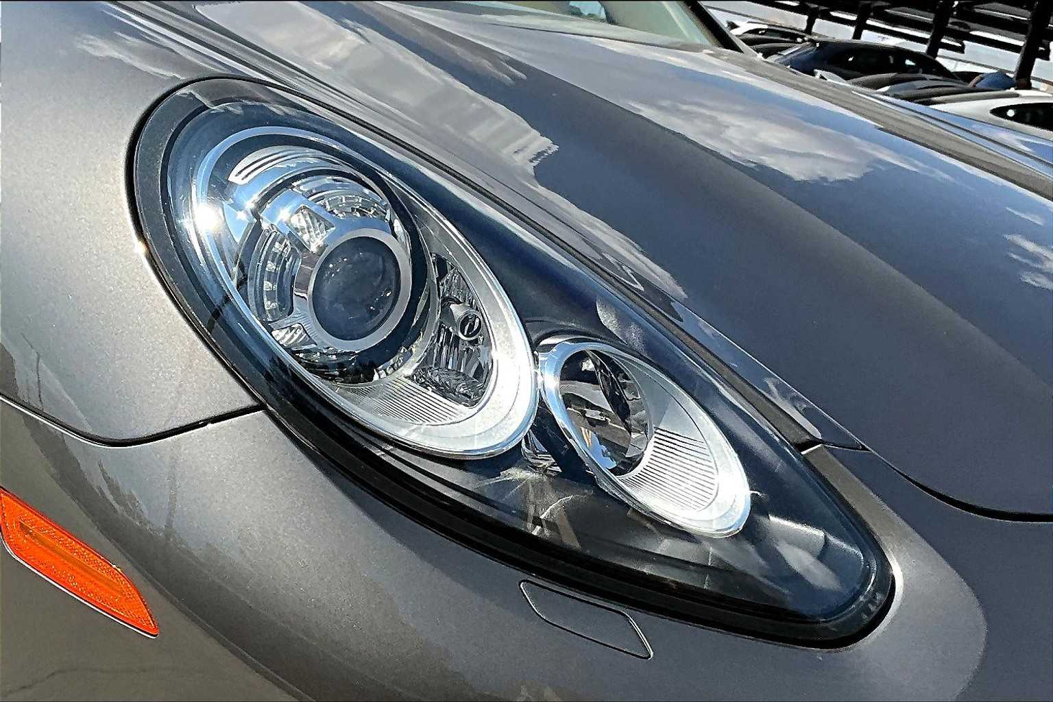 2016 Porsche Panamera S photo 12
