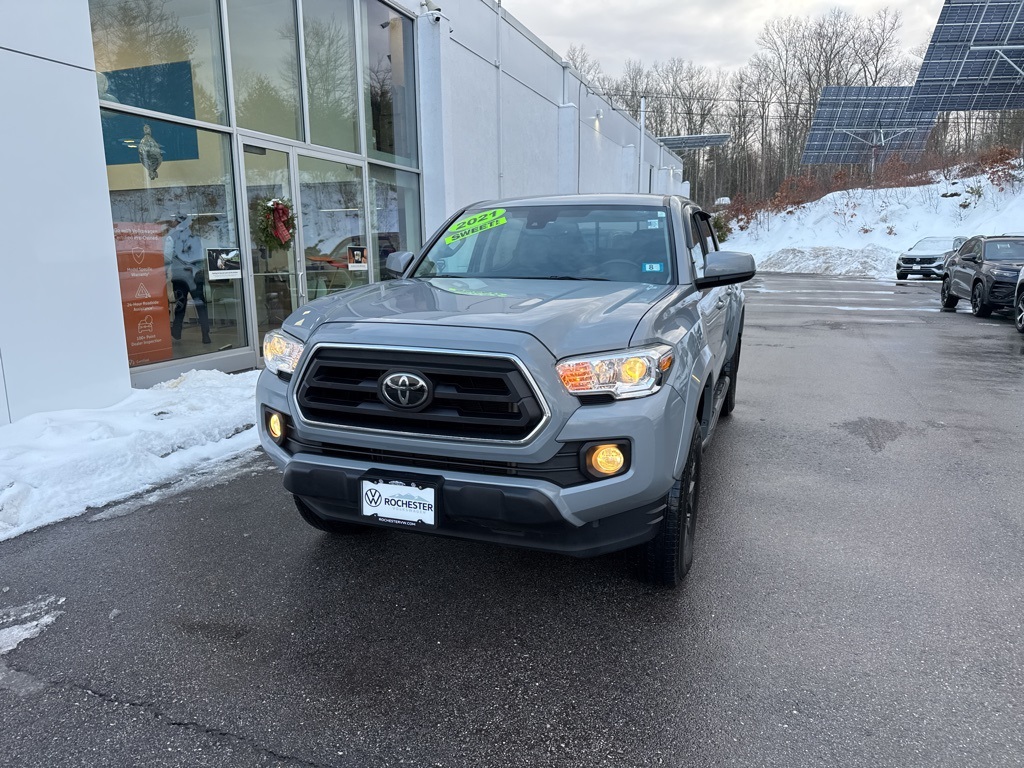 2021 Toyota Tacoma SR5's photo