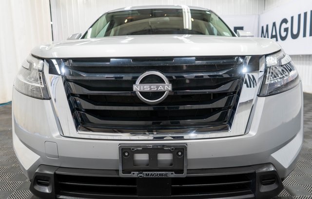 2022 Nissan Pathfinder SV photo 3