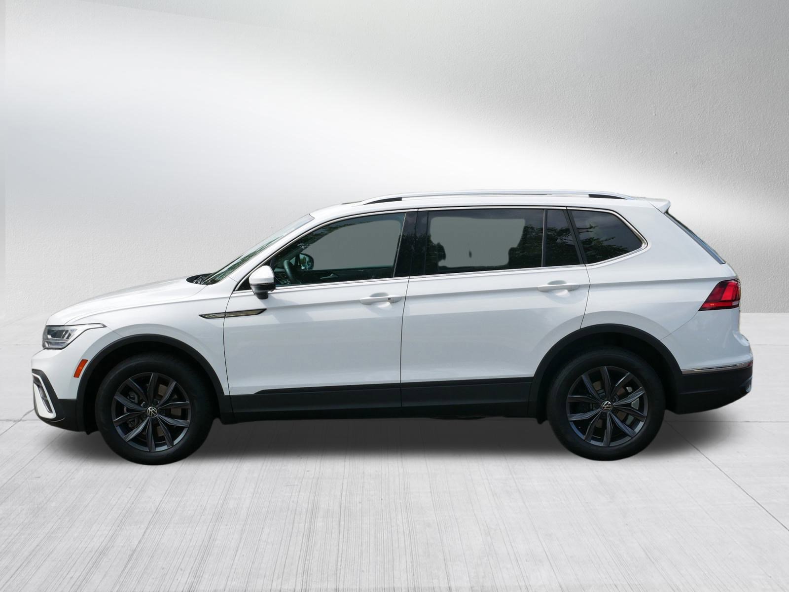 2022 Volkswagen Tiguan SE photo 4