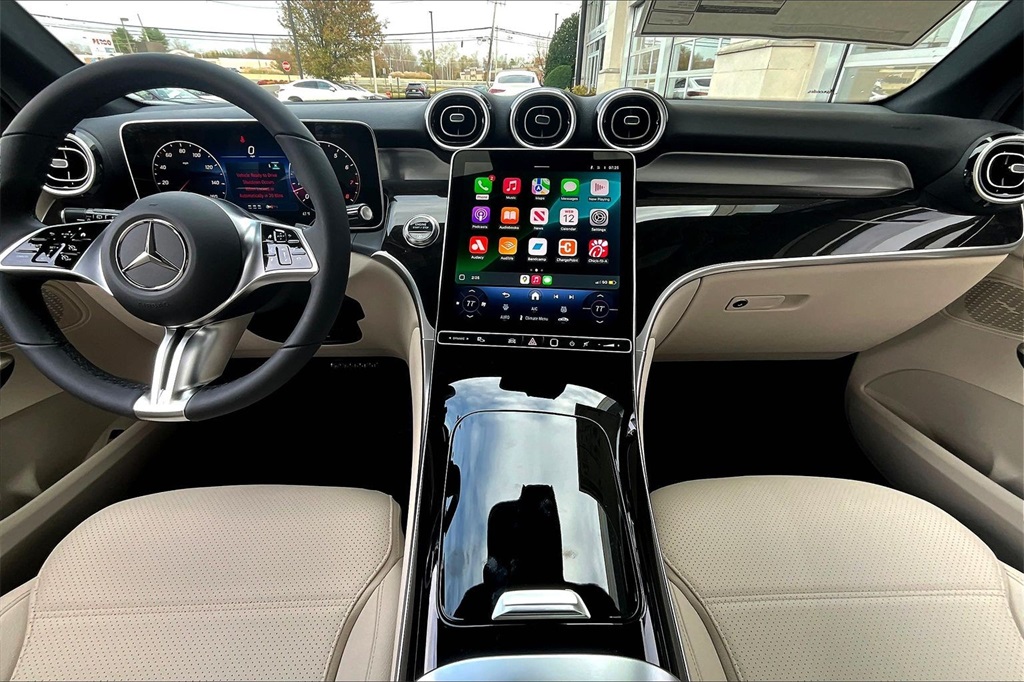 2026 Mercedes Benz GLC 300 4MATIC photo 4