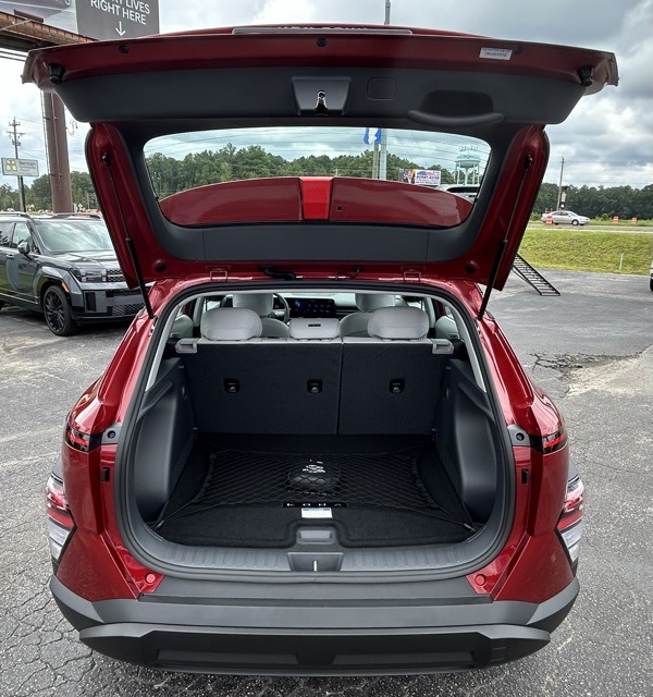 2026 Hyundai Kona SE photo 3