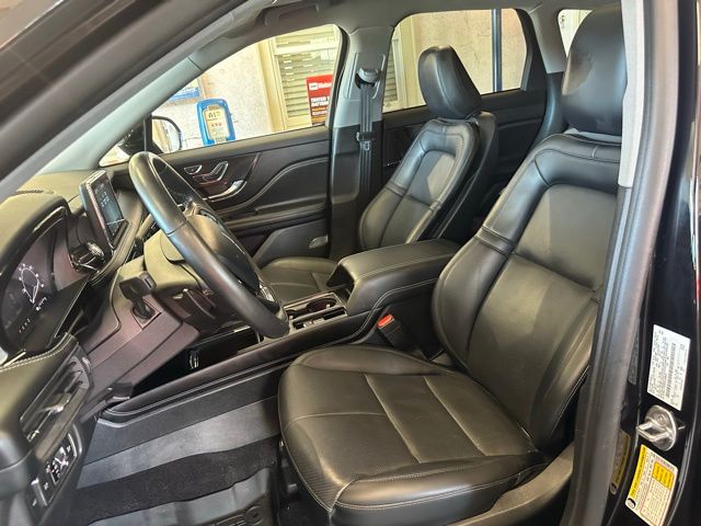 2022 Lincoln Corsair Standard photo 13