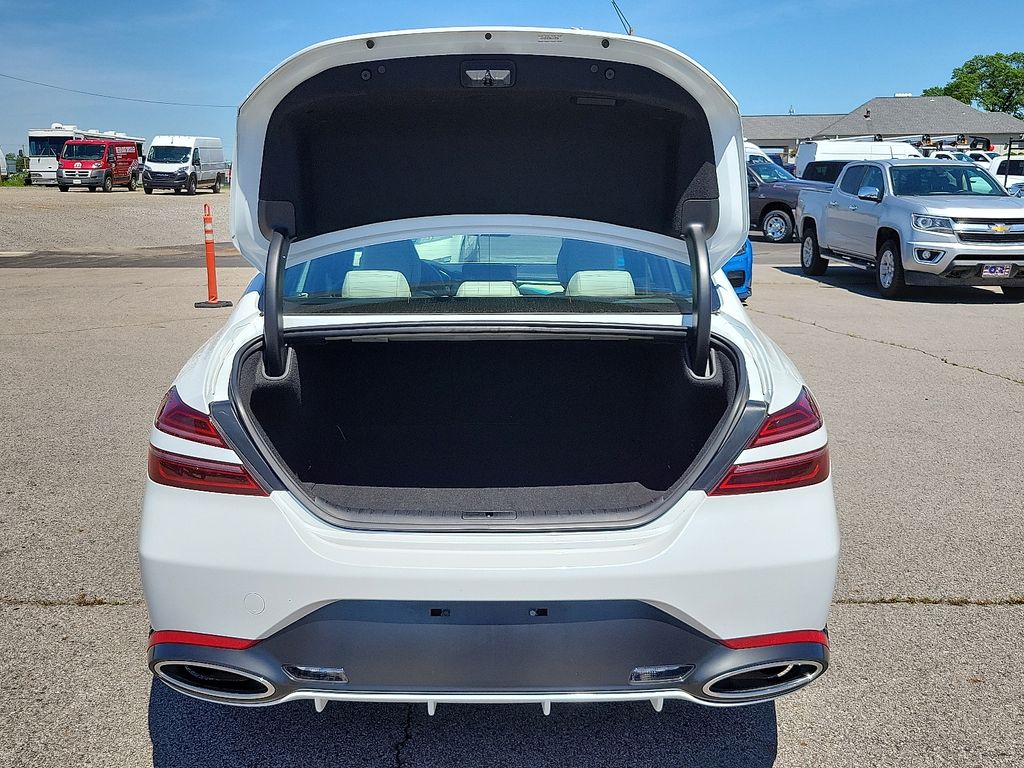 2024 Genesis G70 2.5T photo 7