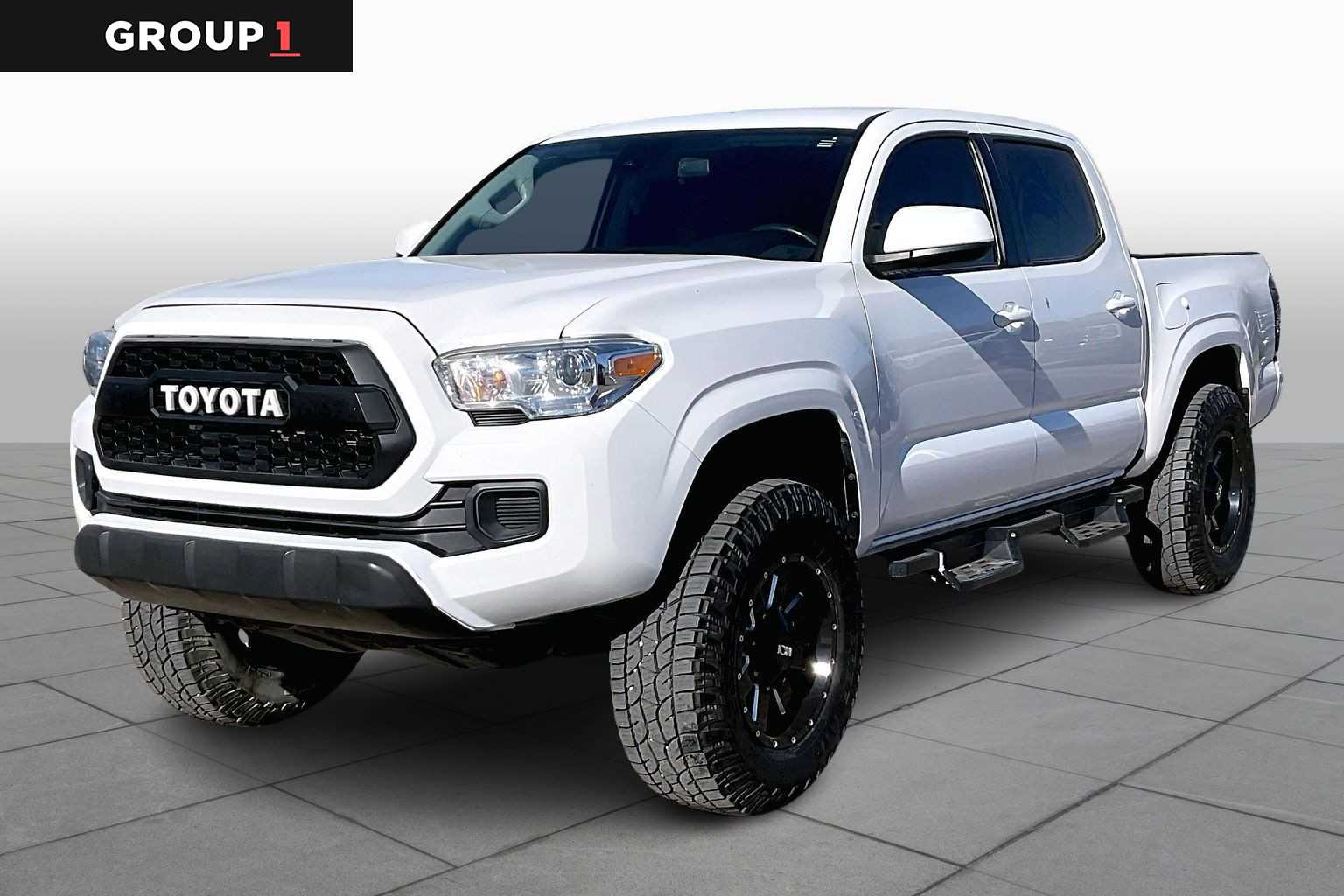 2020 Toyota Tacoma SR's photo