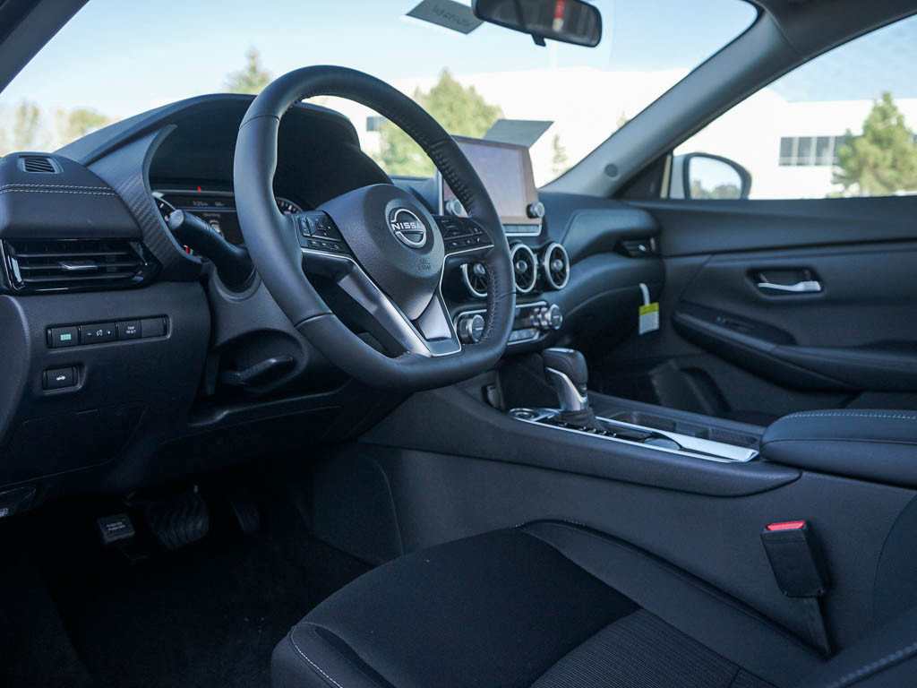 2025 Nissan Sentra SV photo 15