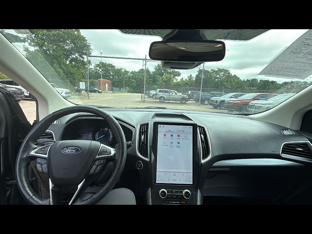 2023 Ford Edge SEL photo 8