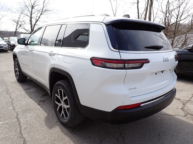 2025 Jeep Grand Cherokee Limited photo 3