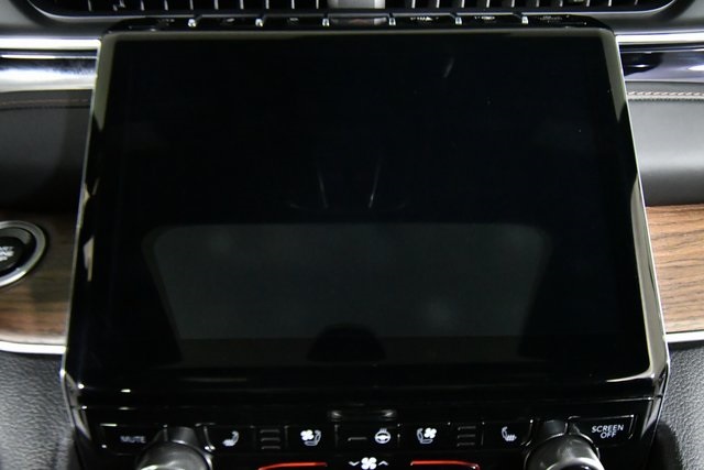 2022 Jeep Grand Cherokee Summit photo 3