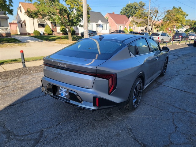 2025 Kia K4 GT-Line photo 2