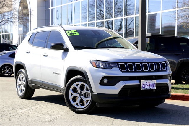 2025 Jeep Compass Latitude's photo