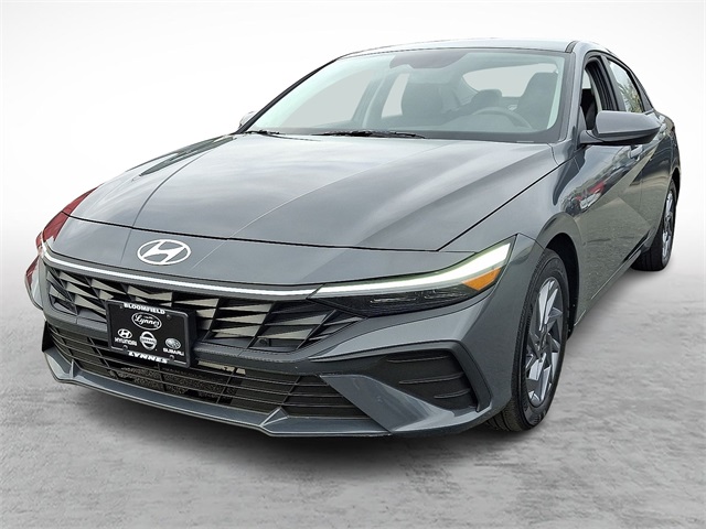 2024 Hyundai Elantra SEL photo 2