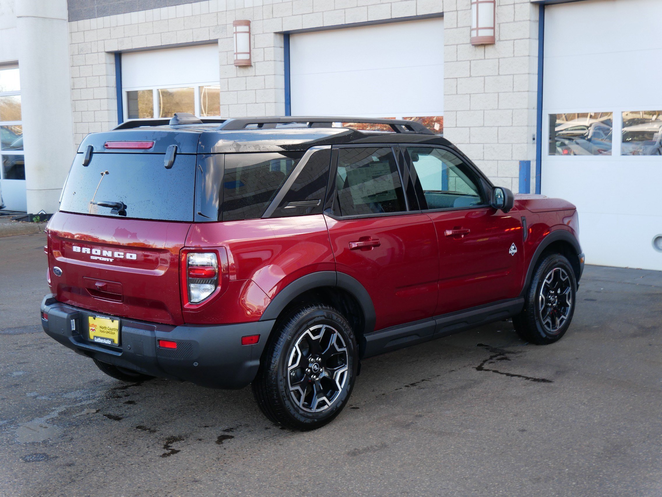 2025 Ford Bronco Sport Outer Banks photo 2