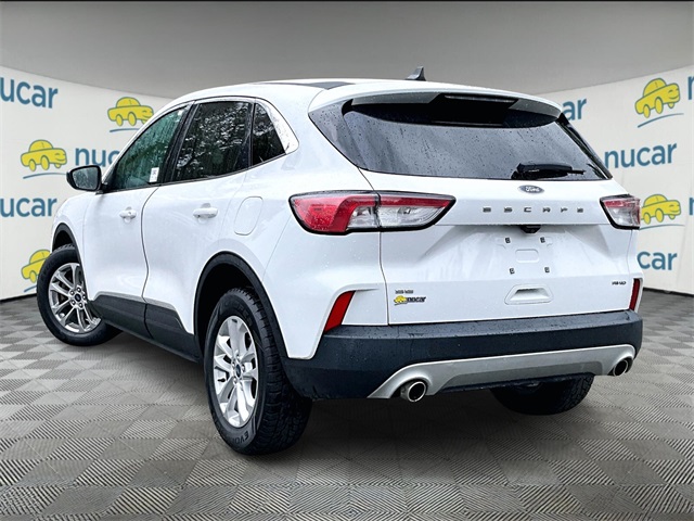 2022 Ford Escape SE photo 2