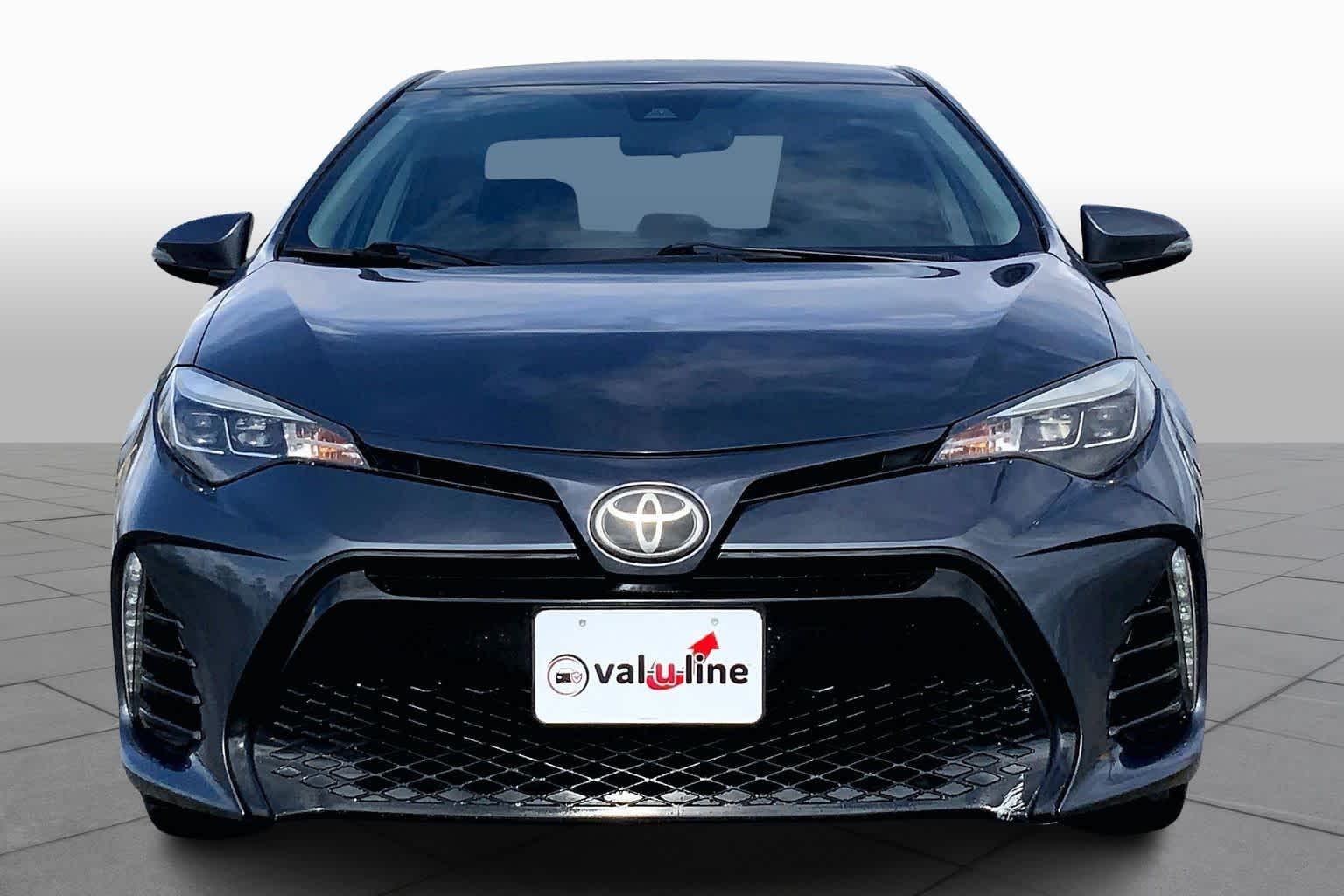 2017 Toyota Corolla SE photo 3