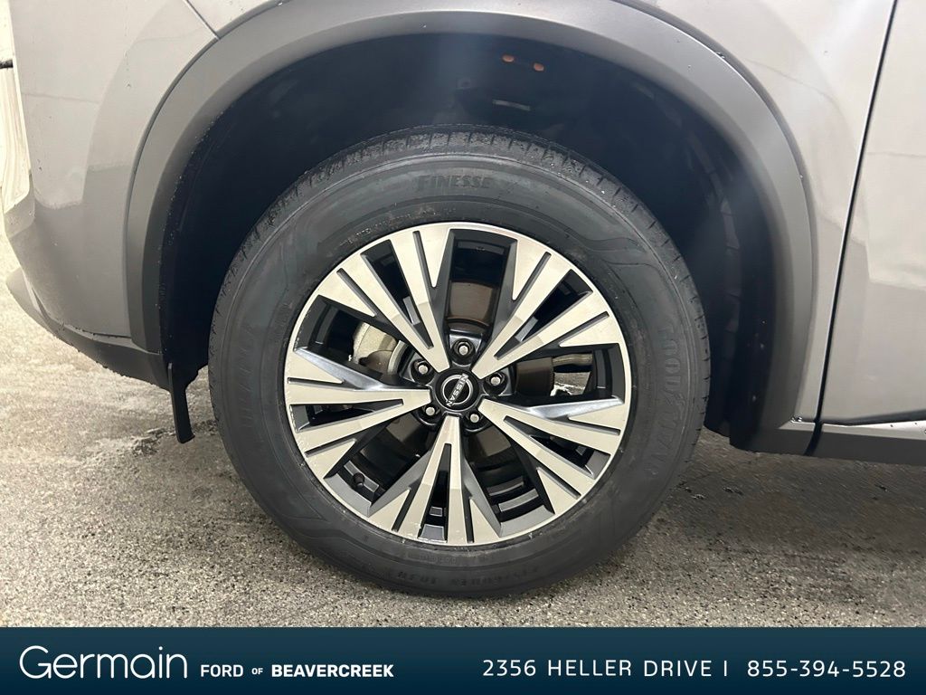 2023 Nissan Rogue SV photo 10