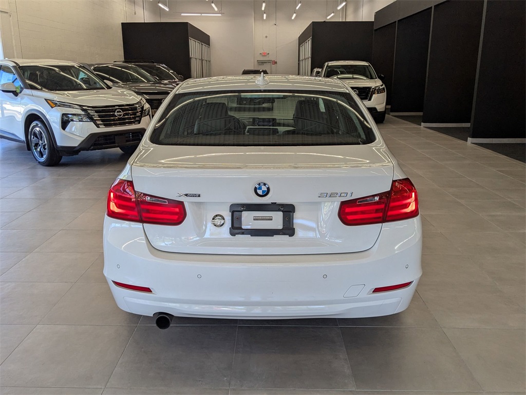 2014 Bmw 320i xDrive SA photo 3