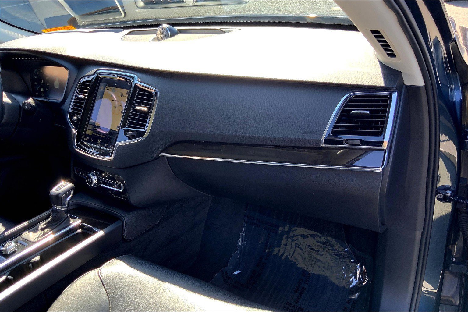 2018 Volvo XC90 Momentum photo 11