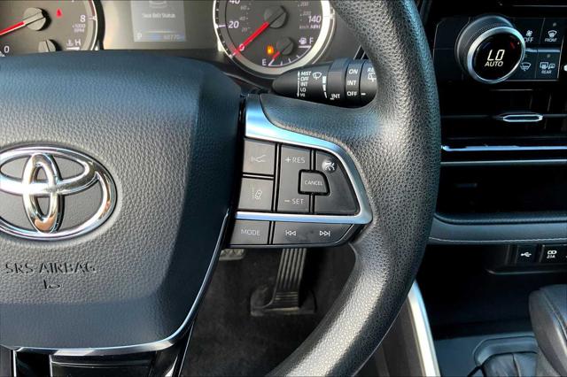 2021 Toyota Highlander L photo 21