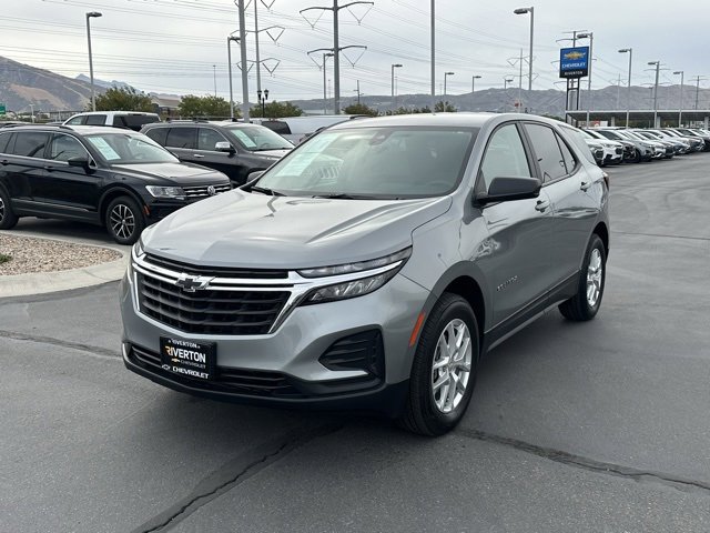 2023 Chevrolet Equinox LS photo 3