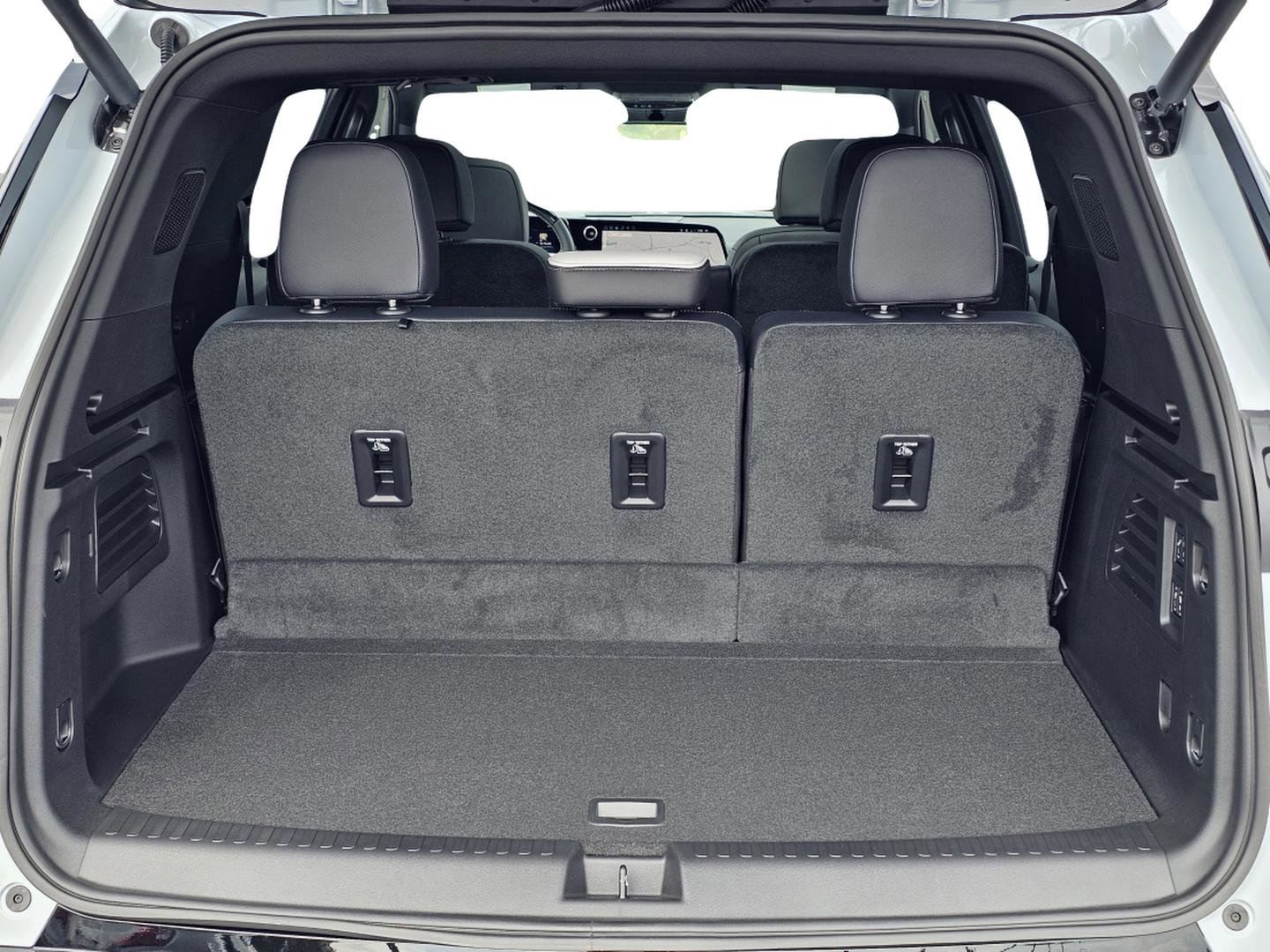 2026 Chevrolet Traverse High Country photo 24