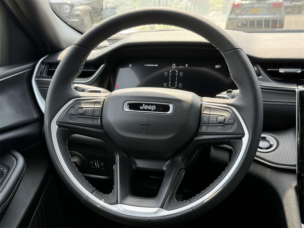 2025 Jeep Grand Cherokee Altitude X photo 3