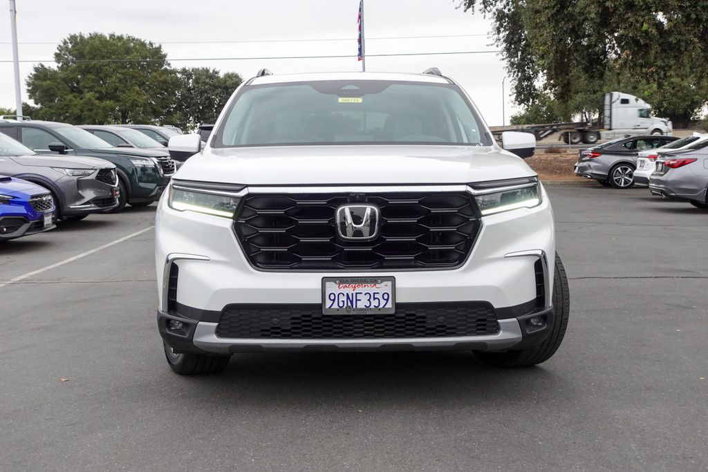 2023 Honda Pilot Elite photo 2