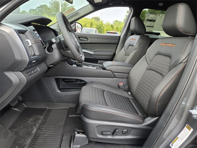 2025 Nissan Pathfinder Rock Creek photo 5