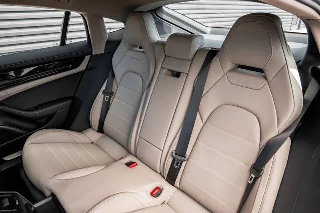 2025 Porsche Panamera 4 photo 28