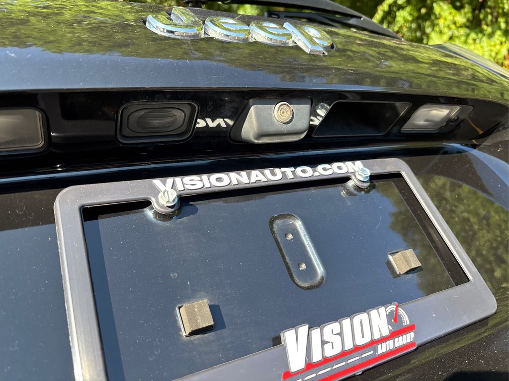 2019 Jeep Cherokee Limited photo 13