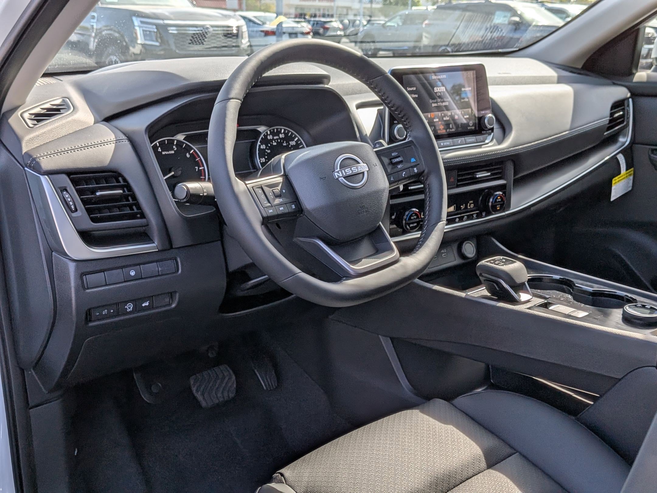 2026 Nissan Rogue SV photo 8