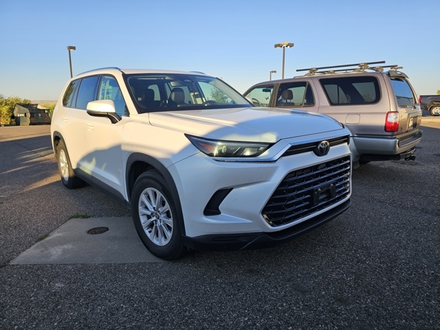 2024 Toyota Highlander Hybrid XLE photo 3