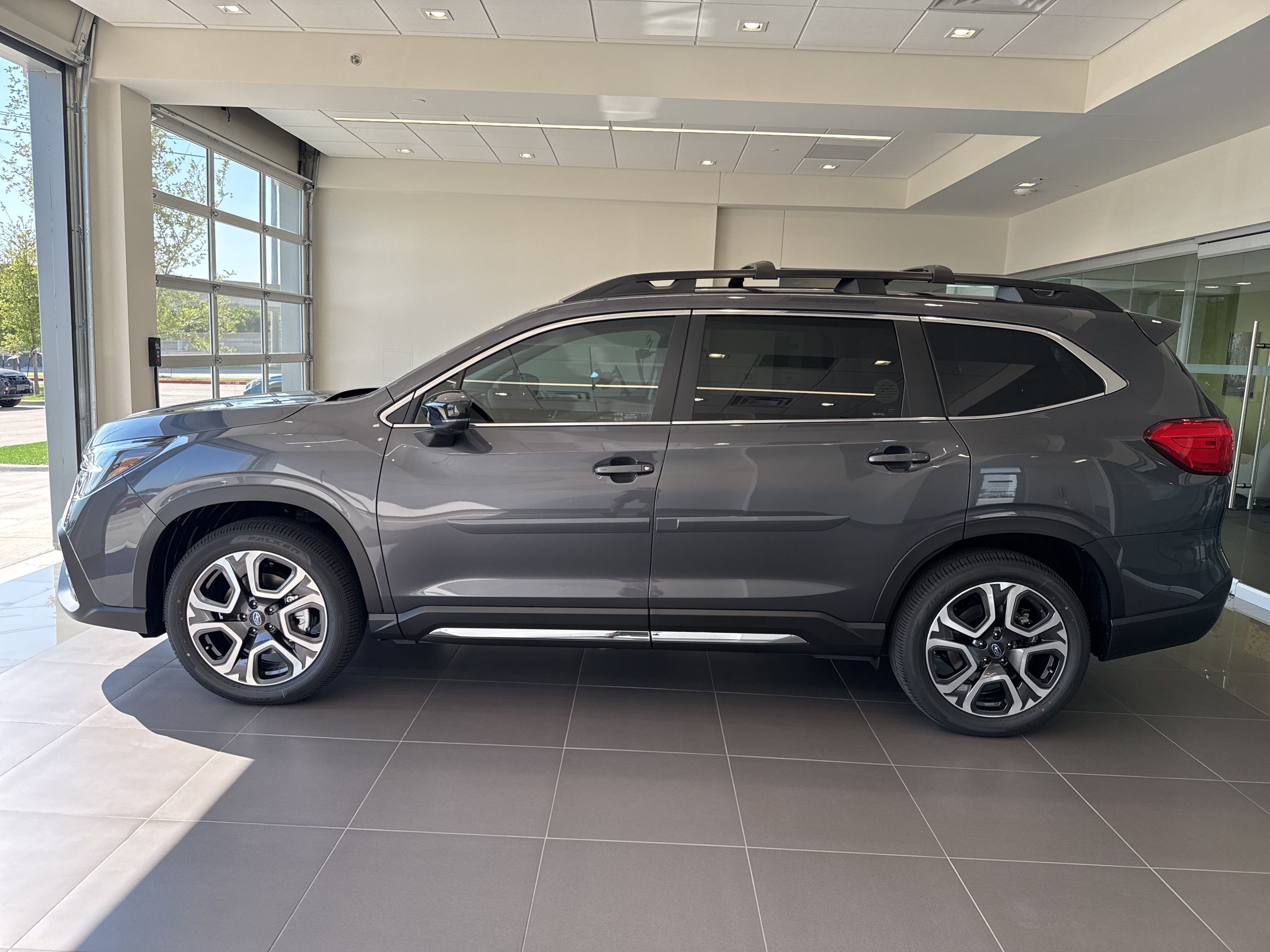 2025 Subaru Ascent Limited photo 5