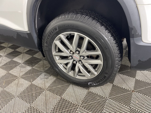 2017 Gmc Acadia SLE photo 5
