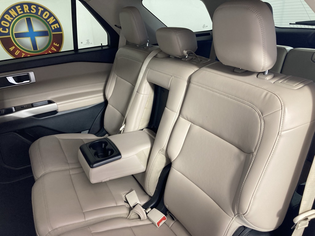 2023 Ford Explorer XLT photo 13