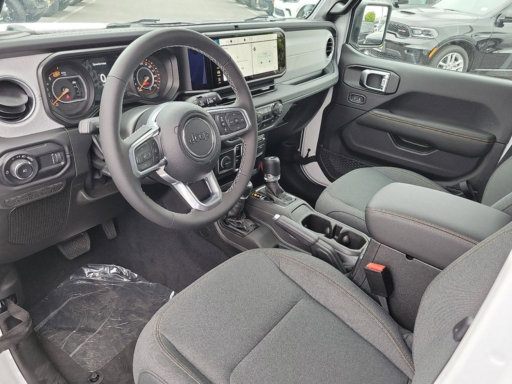 2025 Jeep Wrangler Sahara photo 3