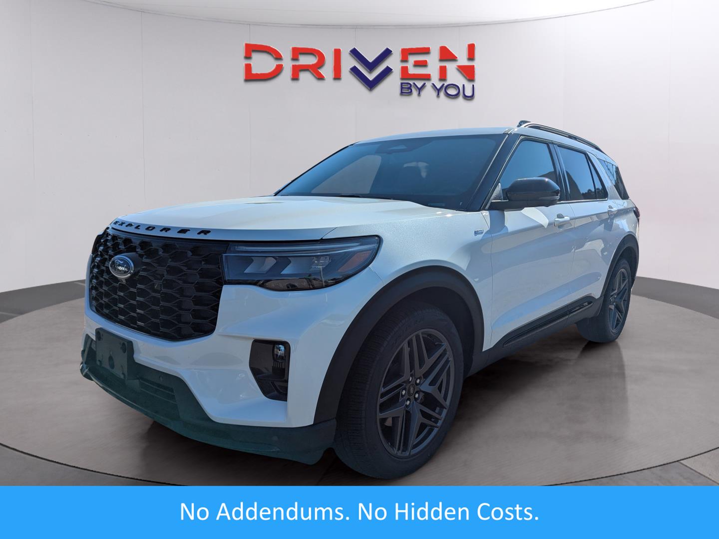 2025 Ford Explorer ST-LINE's photo