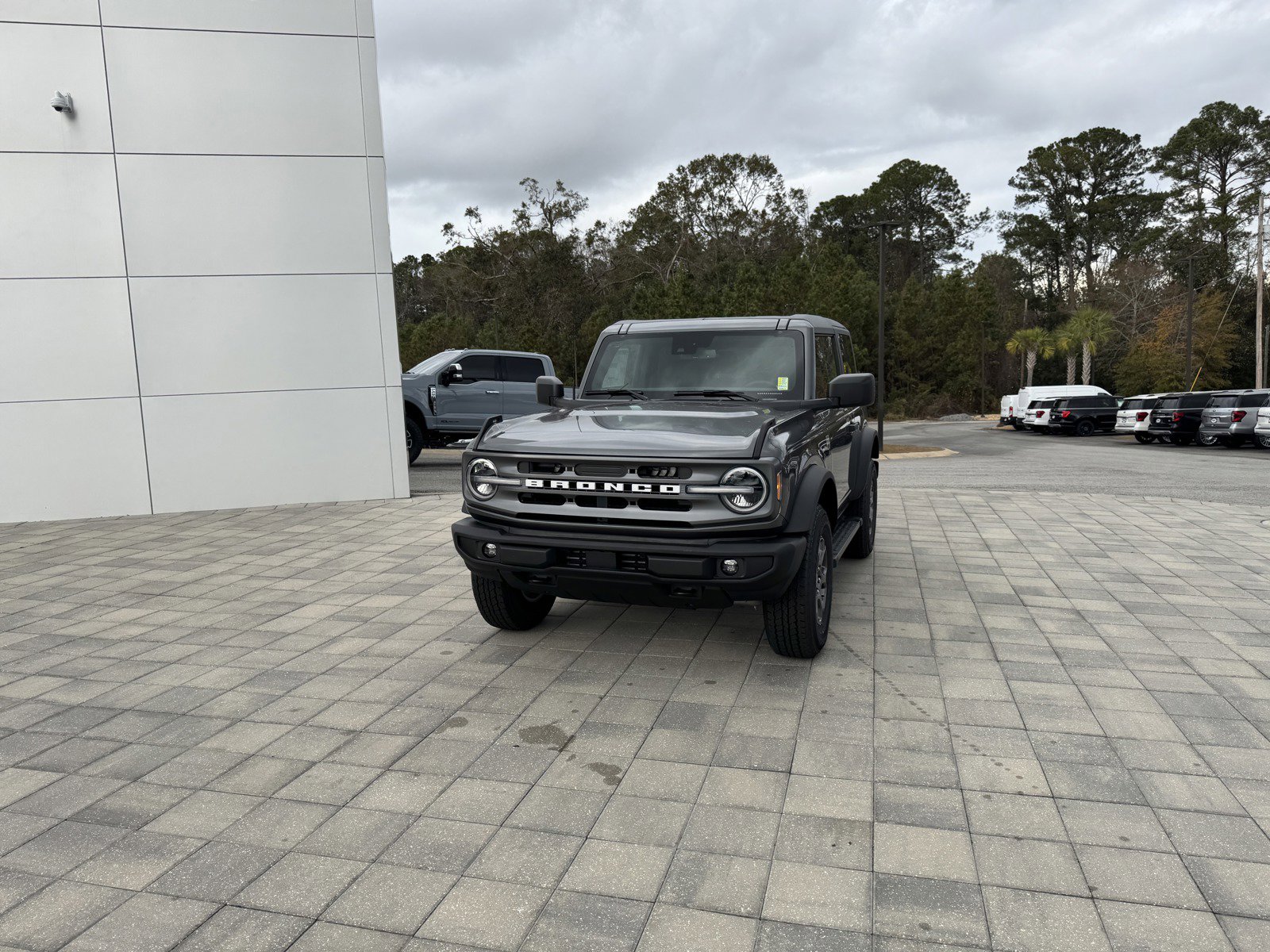 2024 Ford Bronco Big Bend photo 2