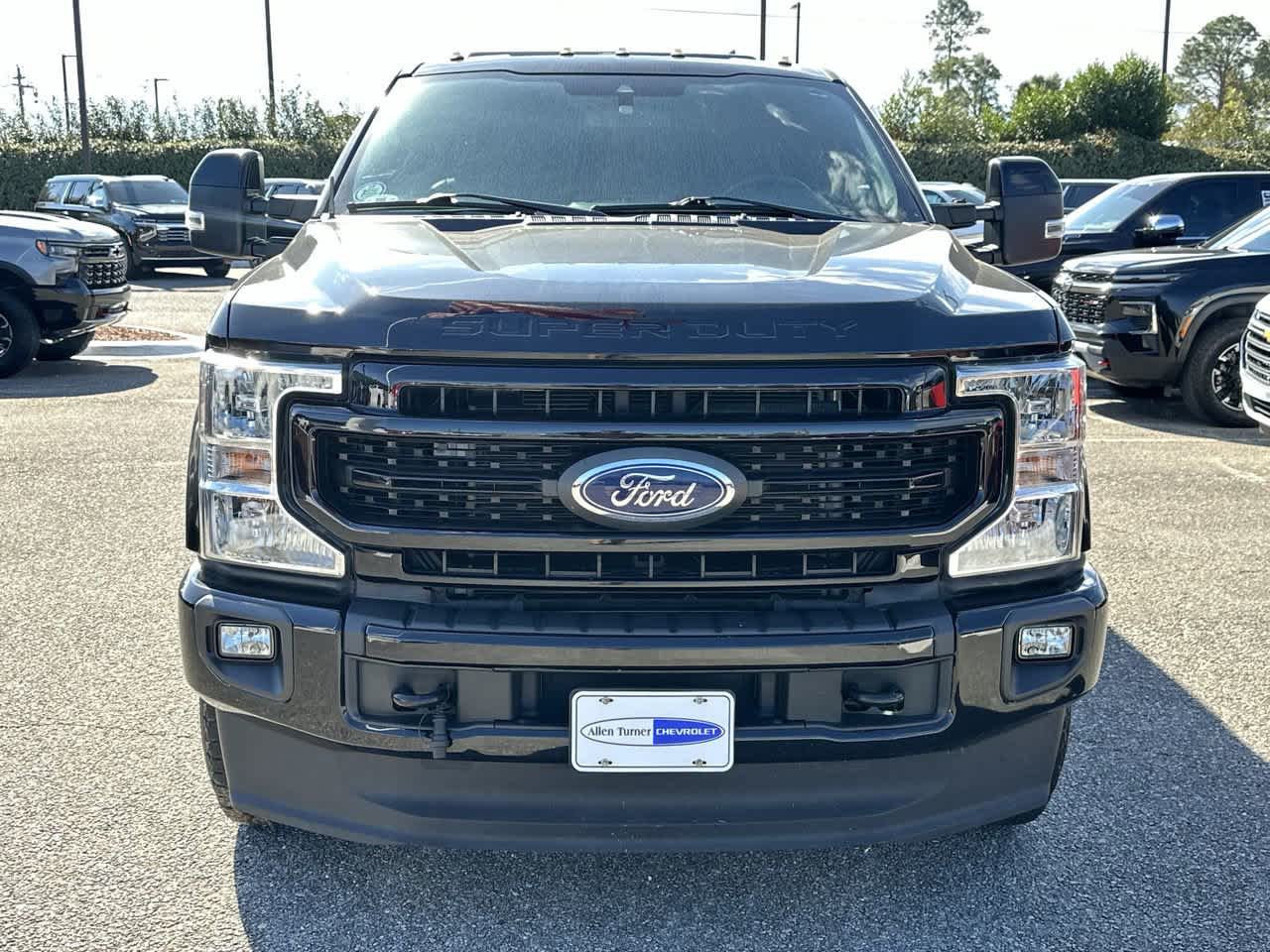 2022 Ford F-250 Lariat photo 2