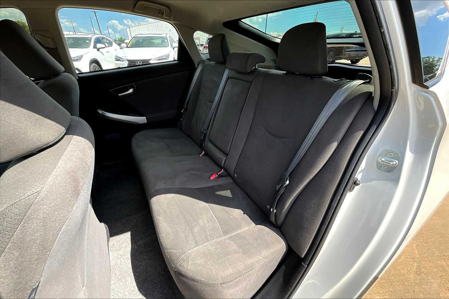 2014 Toyota Prius Two photo 19