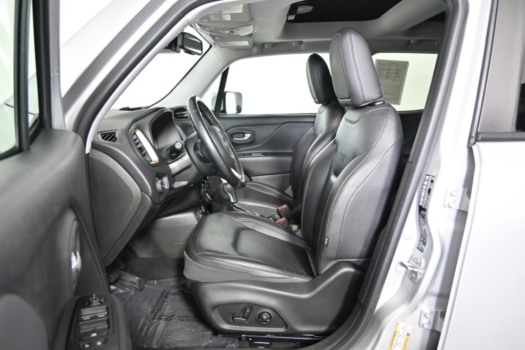 2017 Jeep Renegade Limited photo 19