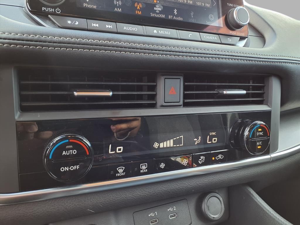 2024 Nissan Rogue SV photo 4