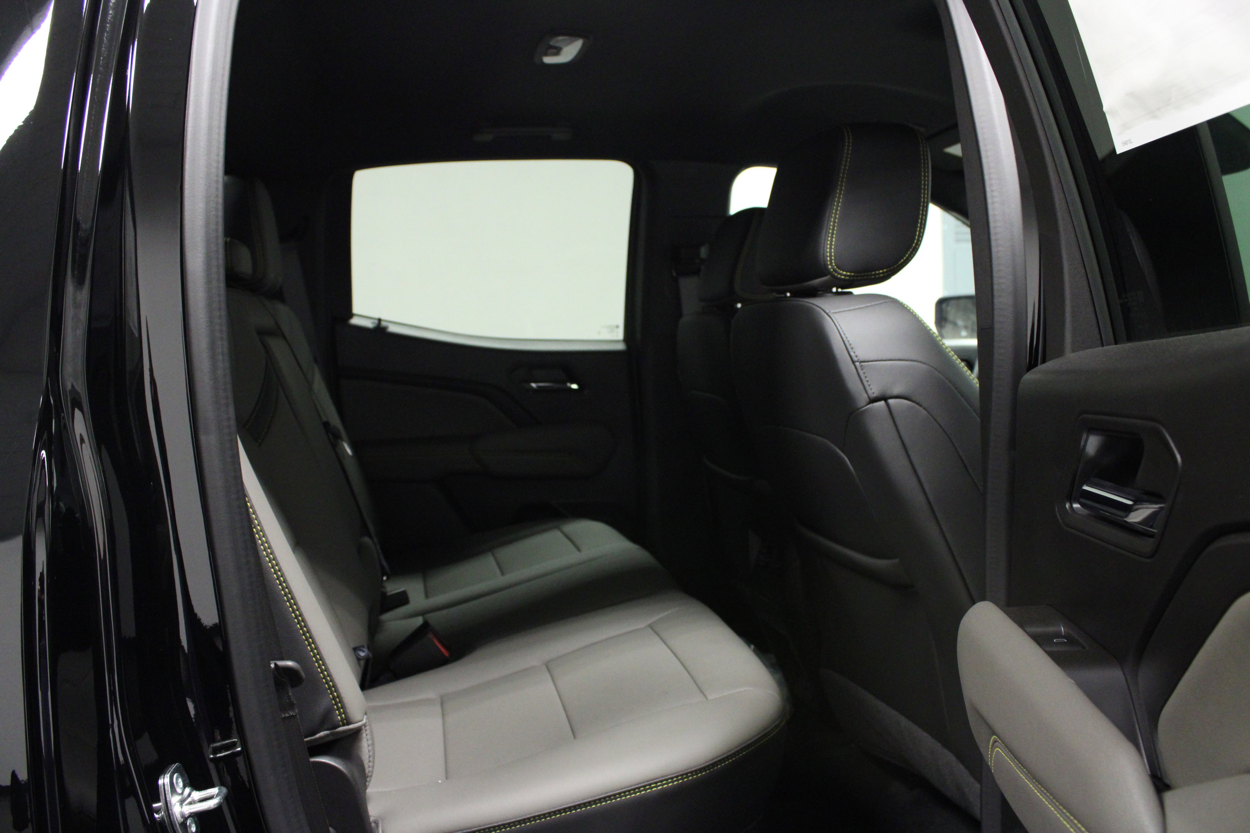 2026 Chevrolet Colorado ZR2 photo 14