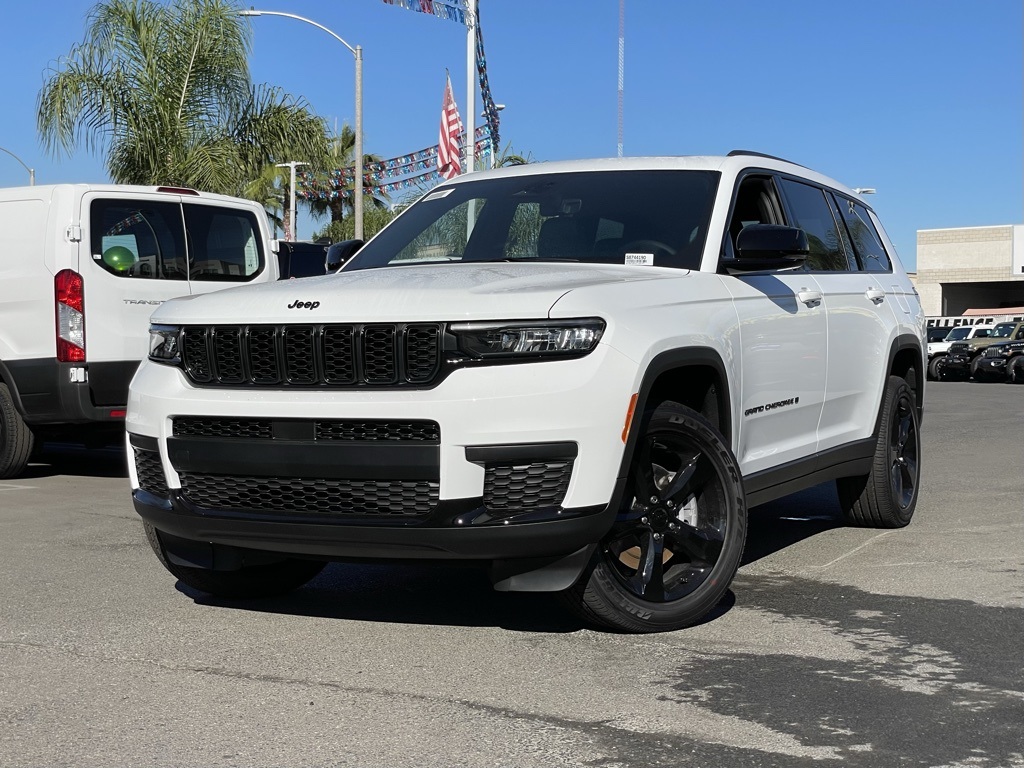 2025 Jeep Grand Cherokee L Altitude's photo