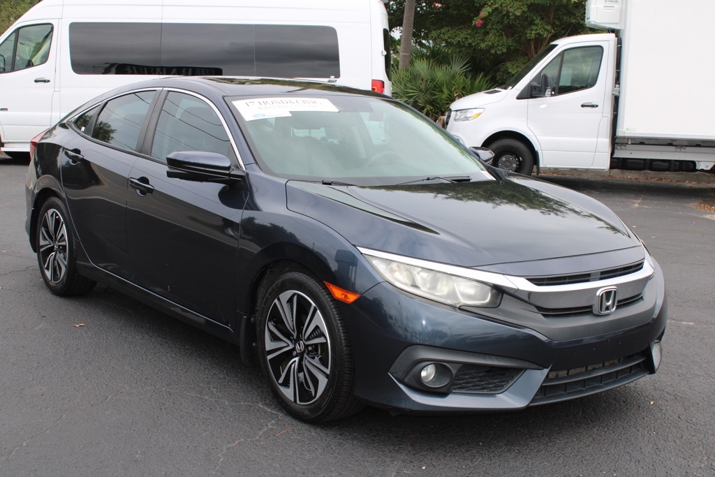 2017 Honda Civic EX-T photo 3