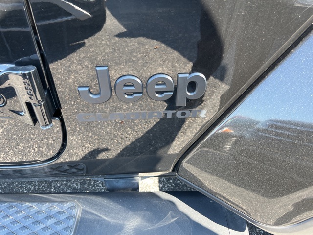 2022 Jeep Gladiator Altitude photo 3