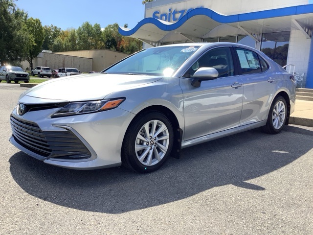 2024 Toyota Camry LE photo 2