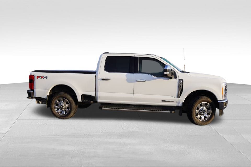 2023 Ford F-350 photo 2