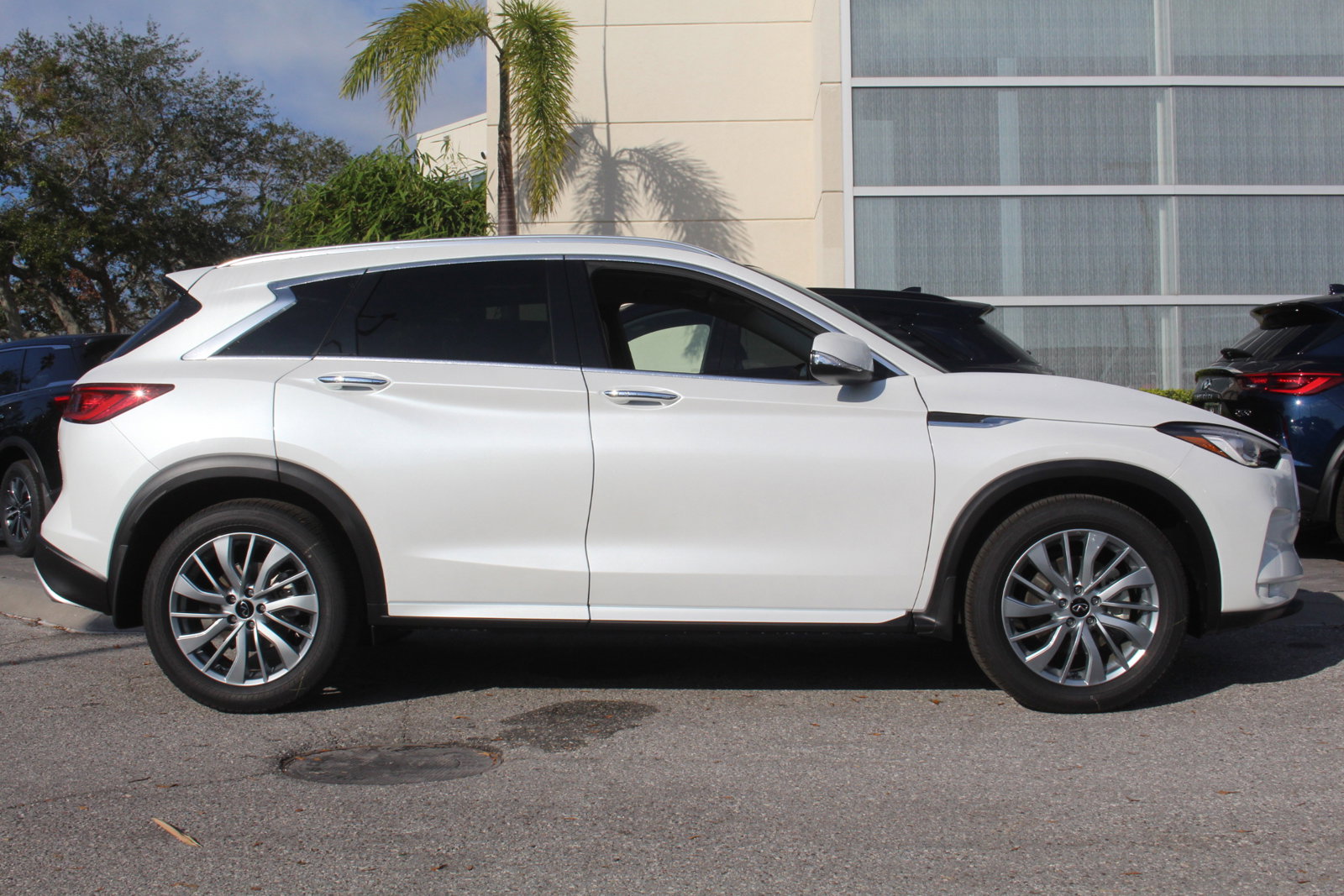 2025 Infiniti QX50 Luxe photo 7